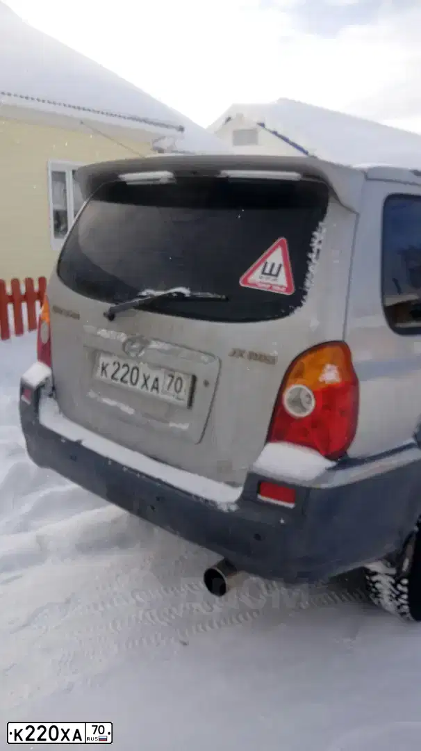 Фото автомобиля HYUNDAI TERRACAN, 2001 — госномер Т456РХ196. Цвет: ТЕМНО-СЕРЫЙ