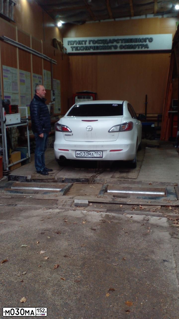 Фото автомобиля MAZDA 3, 2013 — госномер М030МА152. Цвет: Белый