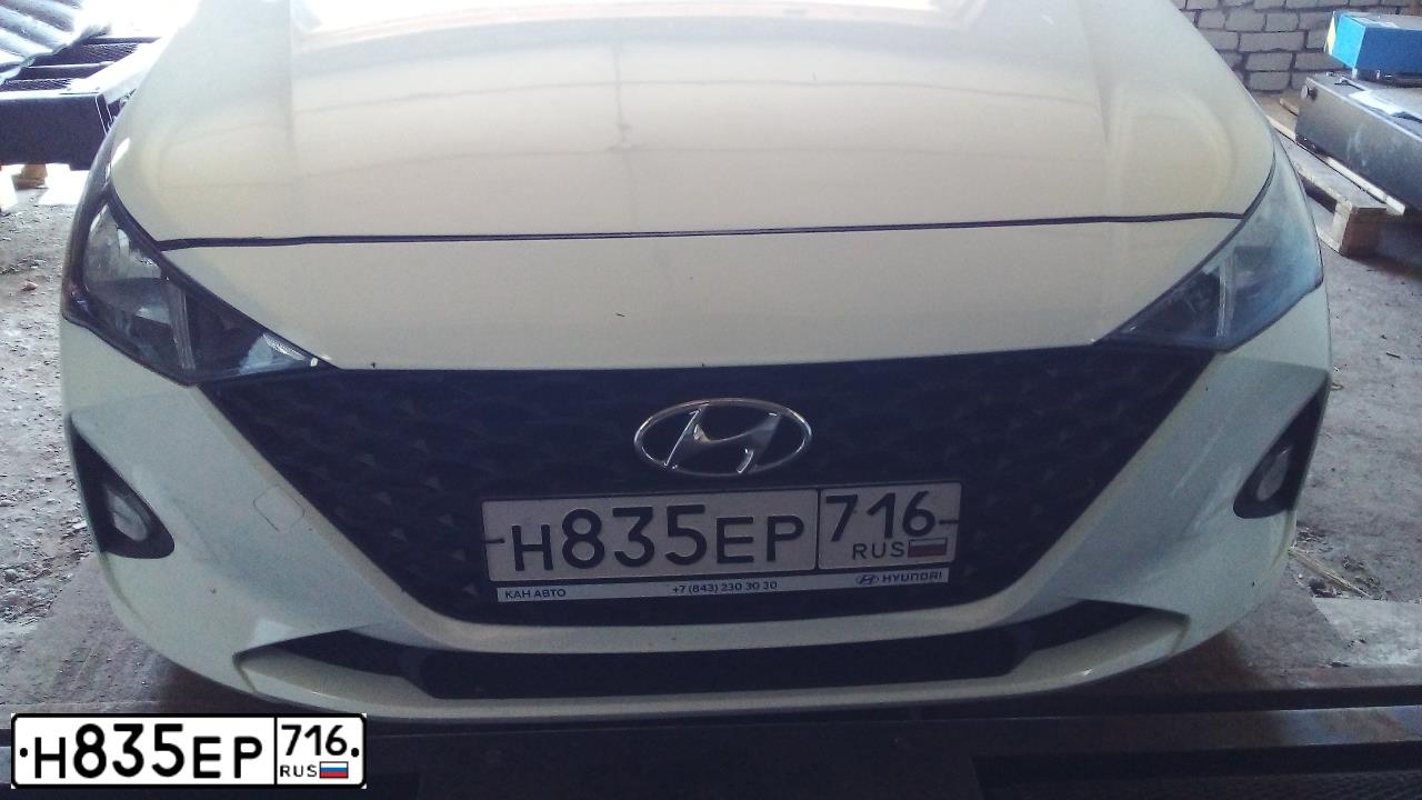 Фото автомобиля HYUNDAI SOLARIS, 2020 — госномер Н835ЕР716. Цвет: Белый