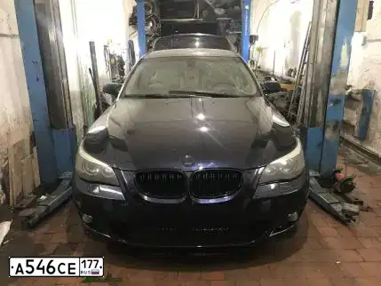 Фото автомобиля BMW SERIE 5, 2003 — госномер А546СЕ177. Цвет: синий