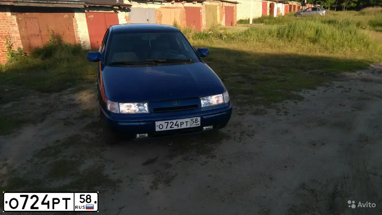 Фото автомобиля LADA 2110 LADA, 2003 — госномер Н800НУ90. Цвет: СЕРЕБРИСТЫЙ ЯРКО-СИНИЙ