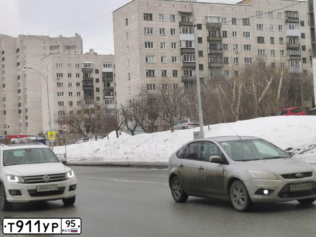 Фото автомобиля LADA VESTA, 2018 — госномер Е005КХ05. Цвет: ЧЕРНЫЙ