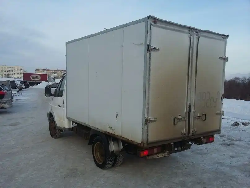 Фото автомобиля GAZ Z 3302 GAZEL, 2008 — госномер С687ХР72. Цвет: Белый