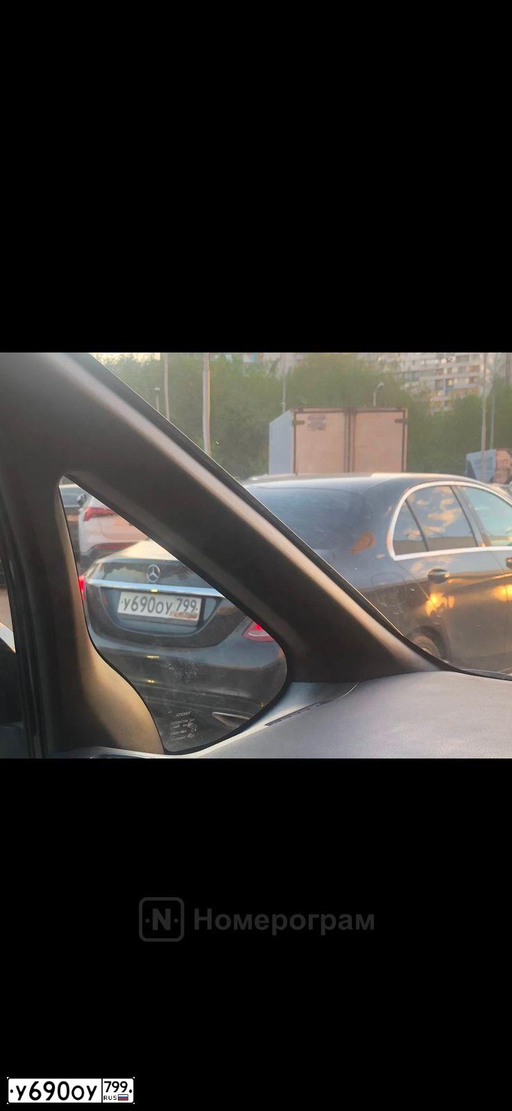 Фото автомобиля MERCEDES-BENZ C200, 2016 — госномер Е250ВХ550. Цвет: ЧЕРНЫЙ