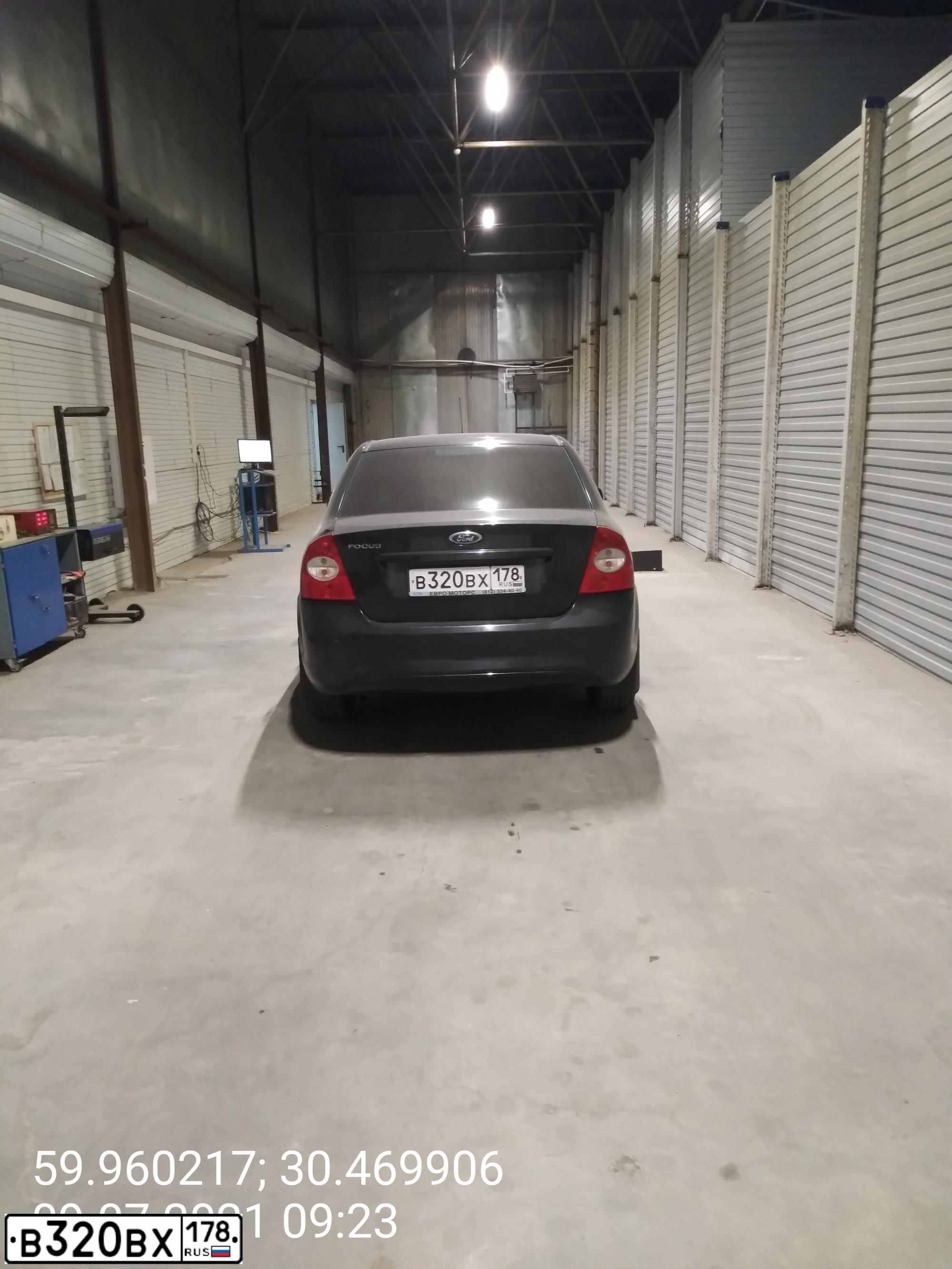 Фото автомобиля FORD FOCUS, 2011 — госномер В320ВХ178. Цвет: ЧЕРНЫЙ