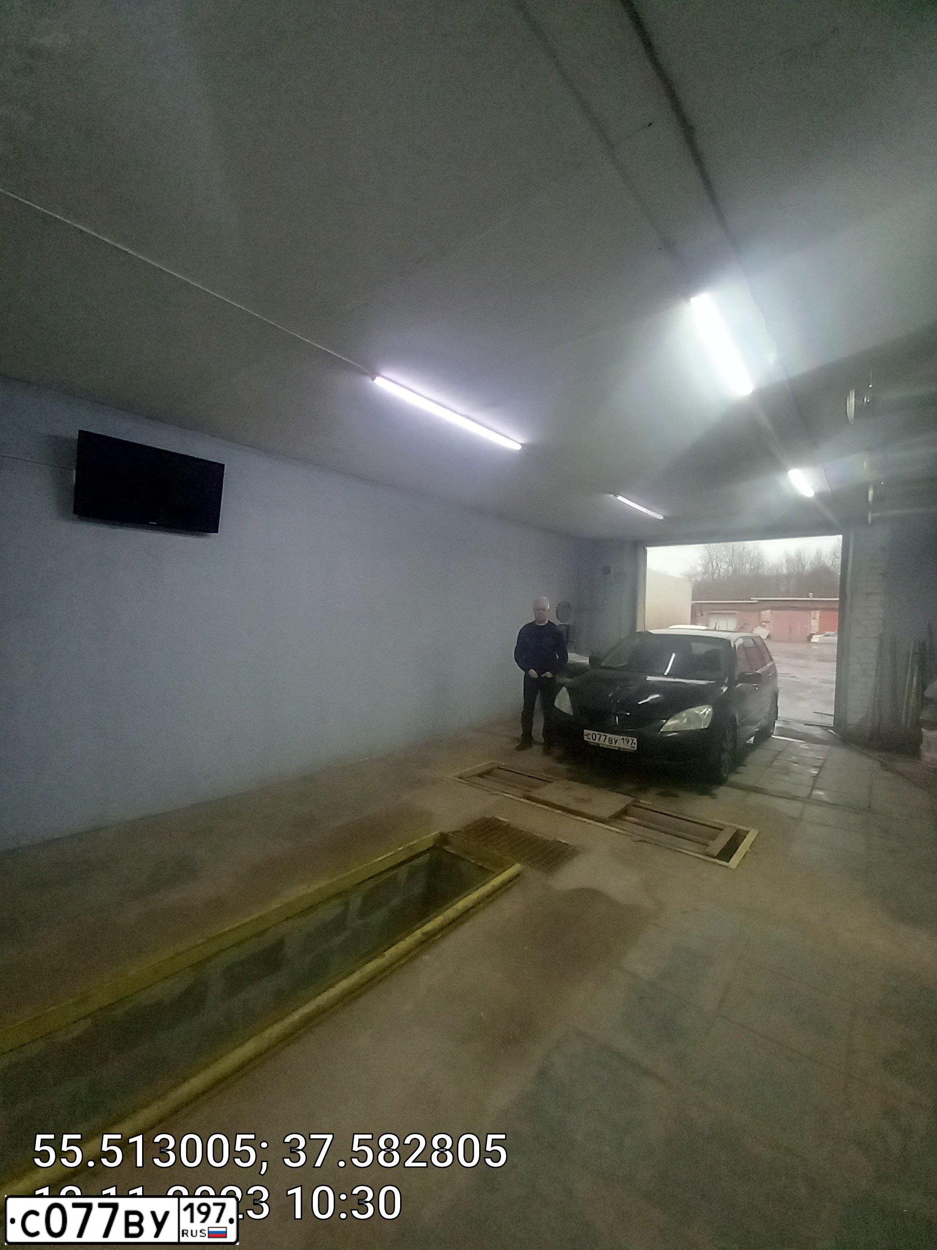 Фото автомобиля MITSUBISHI LANCER, 2005 — госномер С077ВУ197. Цвет: ЧЕРНЫЙ