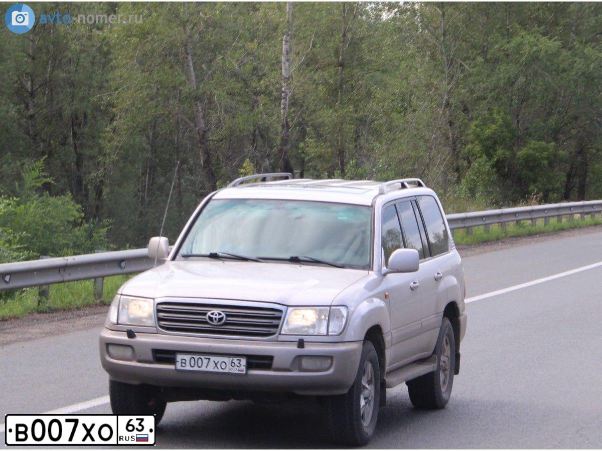 Фото автомобиля TOYOTA LANDCRUISER, 2000 — госномер В007ХО63. Цвет: СЕРЫЙ