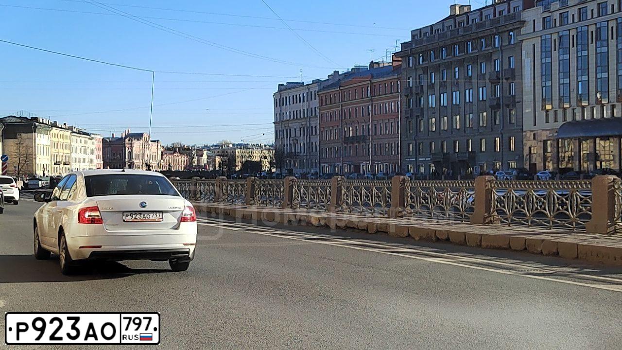 Фото автомобиля SKODA OCTAVIA, 2020 — госномер С382КН40. Цвет: БЕЛЫЙ ЖЕЛТЫЙ СЕРЫЙ