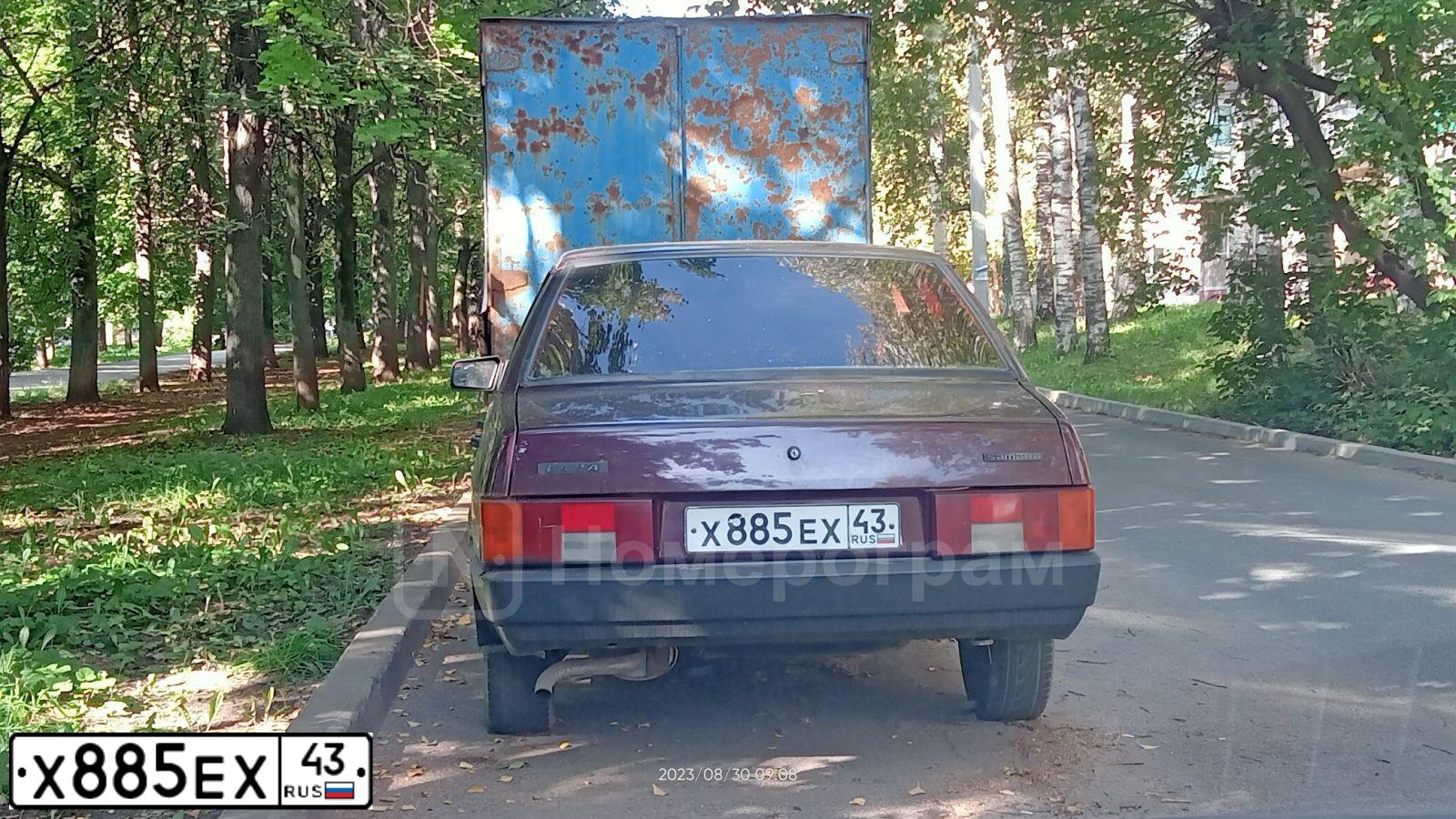 Фото автомобиля LADA 2109 SAMARA, 1999 — госномер Х885ЕХ43. Цвет: СЕРЕБРИСТЫЙ ТЕМНО-КРАСНЫЙ