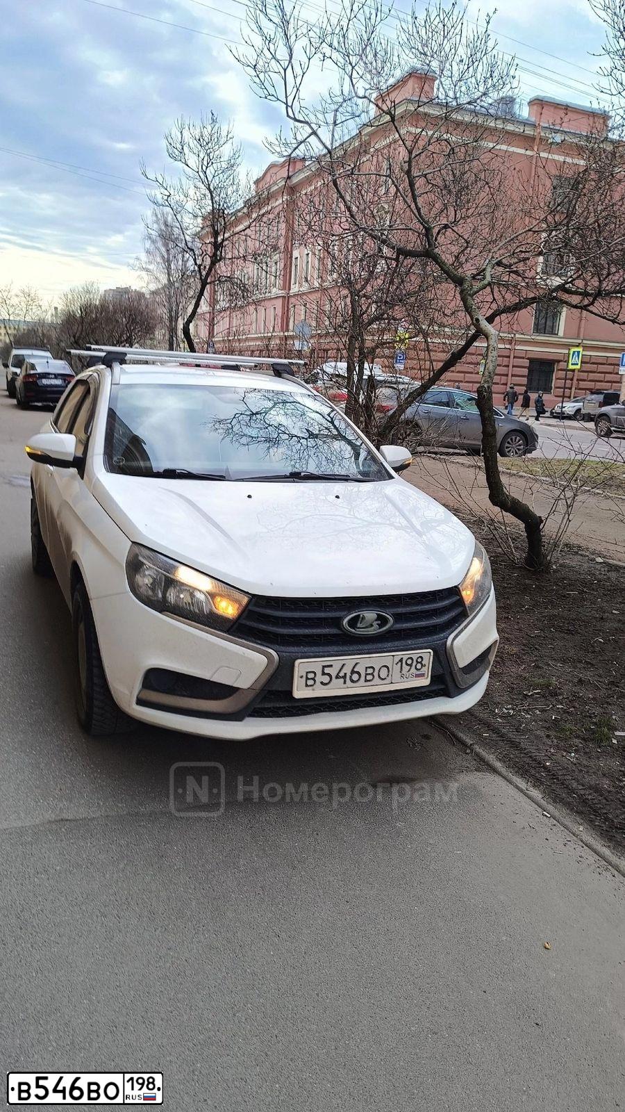 Фото автомобиля LADA VESTA, 2018 — госномер В546ВО198. Цвет: БЕЛЫЙ
