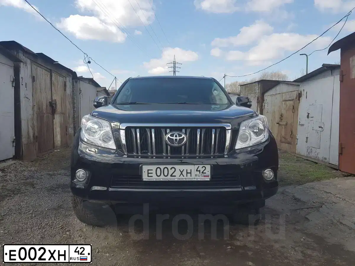 Фото автомобиля PAZ 3205, 2003 — госномер Е002ХН42. Цвет: БЕЛО-ЗЕЛЕНЫЙ
