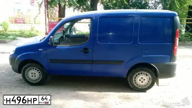 Фото автомобиля FIAT DOBLO, 2007 — госномер Н496НР64. Цвет: СИНИЙ
