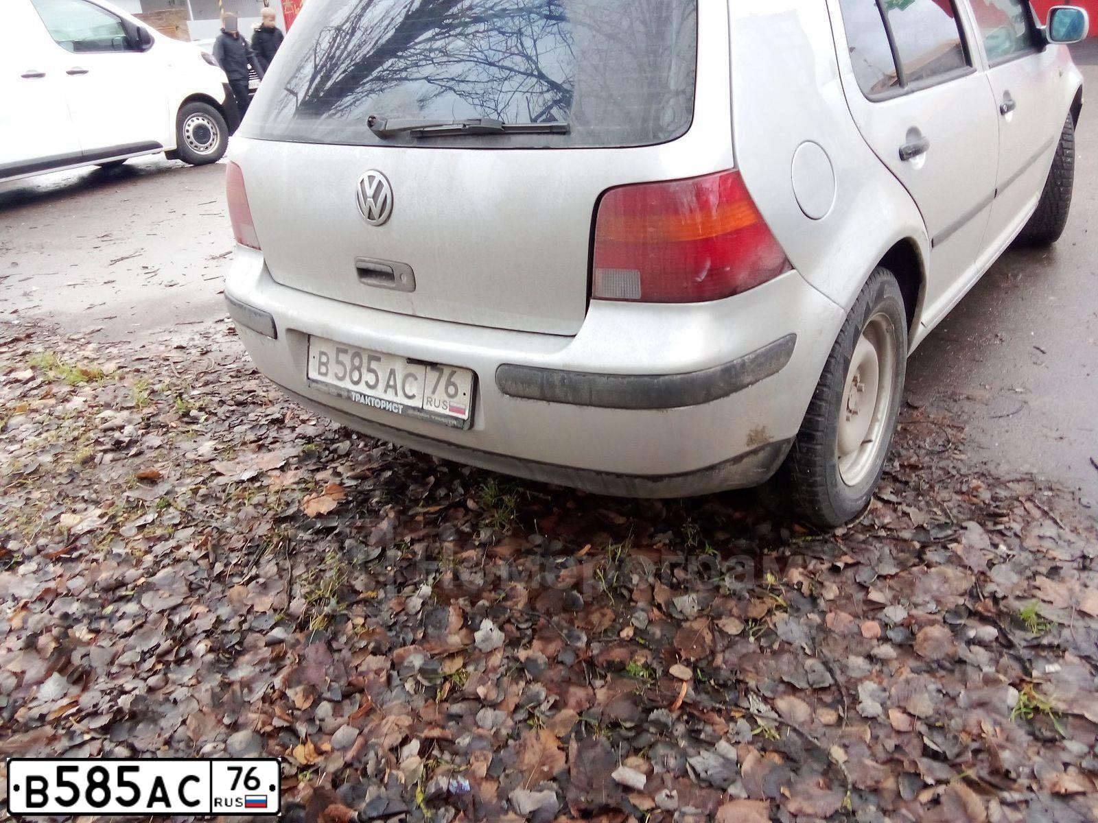 Фото автомобиля VOLKSWAGEN GOLF, 1999 — госномер В585АС76. Цвет: СЕРЫЙ