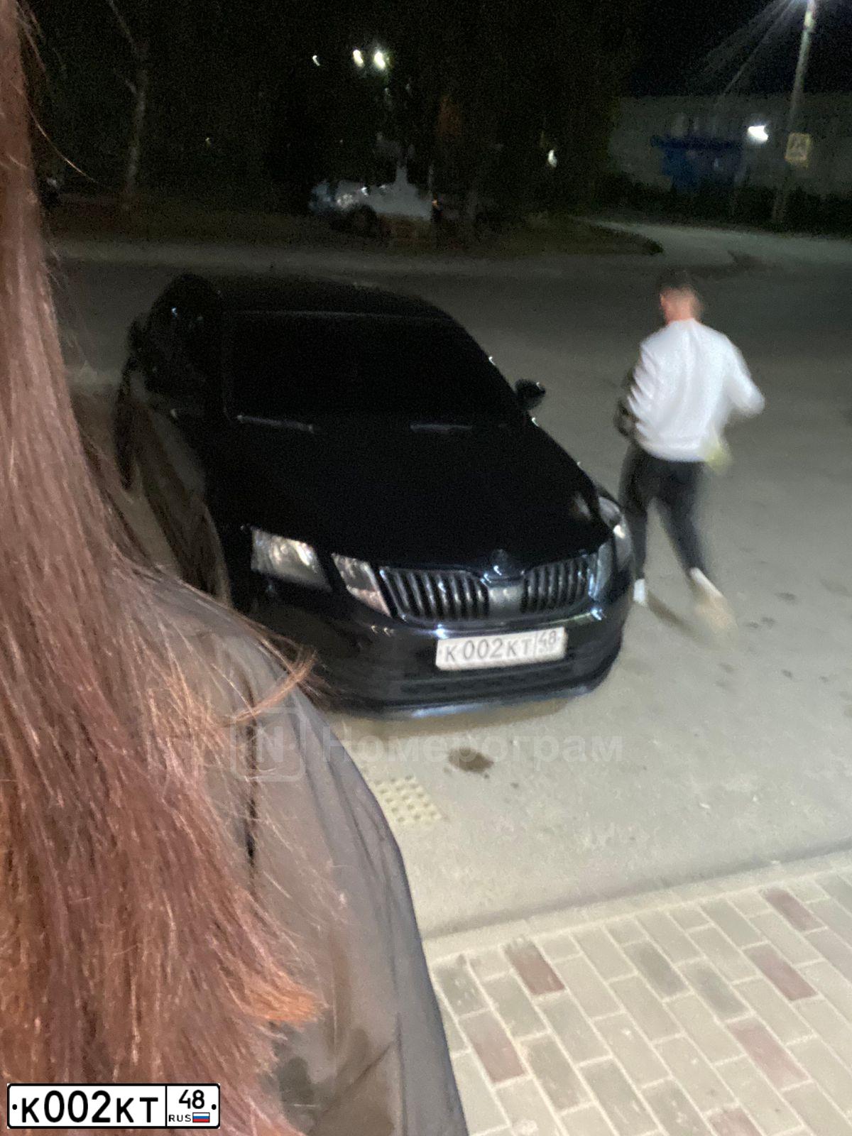 Фото автомобиля LADA 2109 SAMARA, 2003 — госномер К002КТ48. Цвет: СВЕТЛО-СЕРЕБРИСТЫЙ  МЕТАЛЛИК