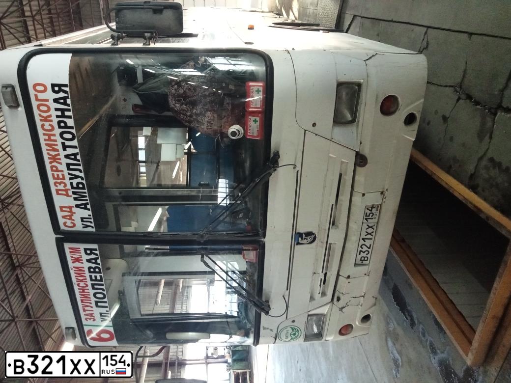 Фото автомобиля NEFAZ 5299 /KAMAZ 5297 4X2/, 2006 — госномер В321ХХ154. Цвет: Белый