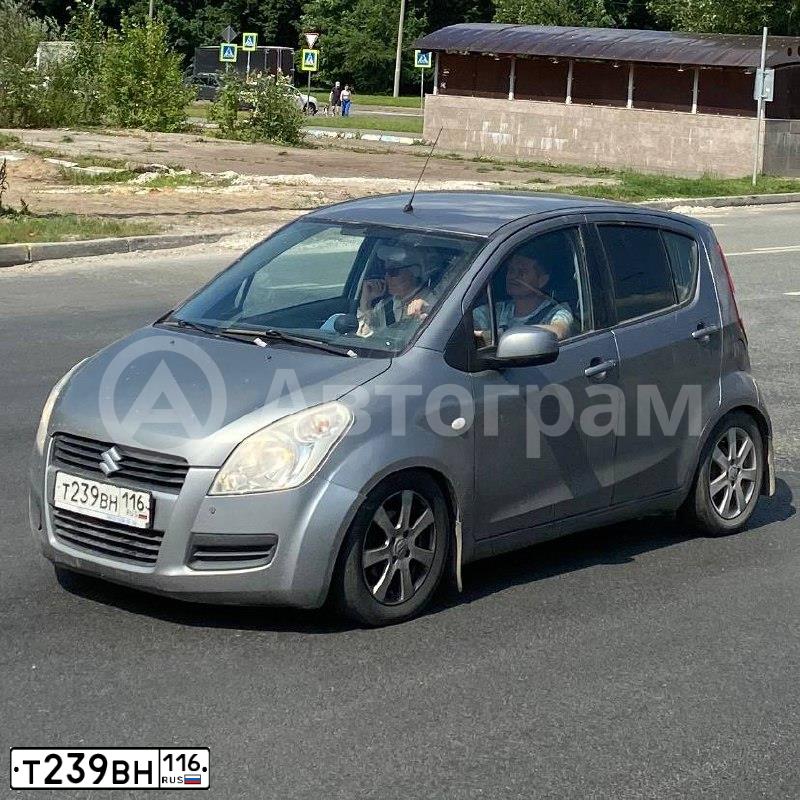 Фото автомобиля SUZUKI SPLASH, 2011 — госномер Т239ВН116. Цвет: СЕРЫЙ