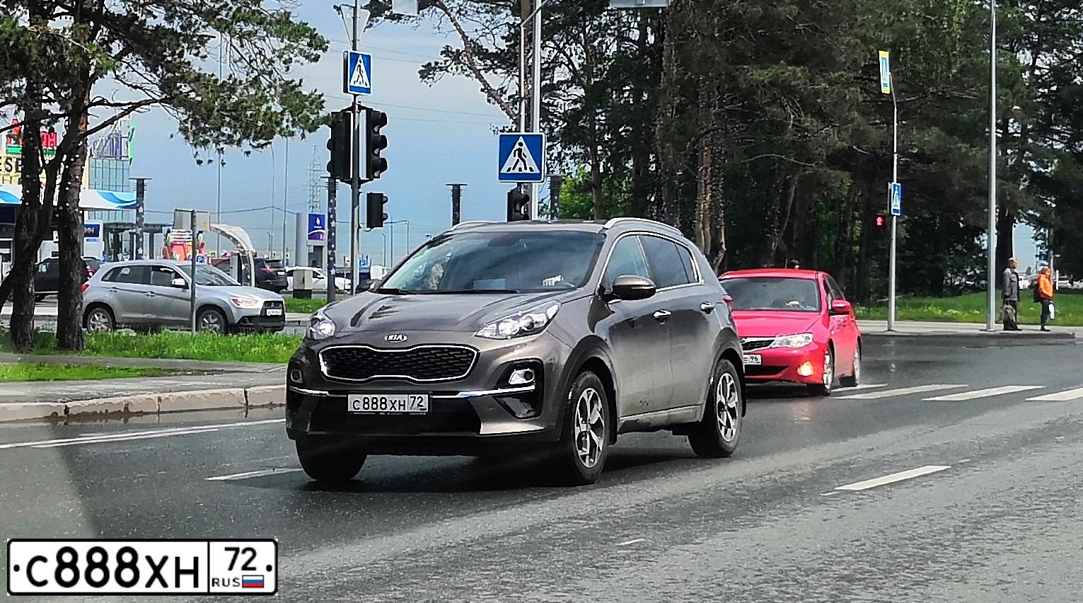 Фото автомобиля KIA SPORTAGE, 2019 — госномер С888ХН72. Цвет: Коричневый