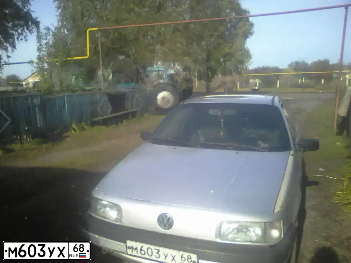 Фото автомобиля VOLKSWAGEN PASSAT, 1988 — госномер С316ЕХ197. Цвет: БЕЛЫЙ(СЕРЕБРИСТЫЙ)