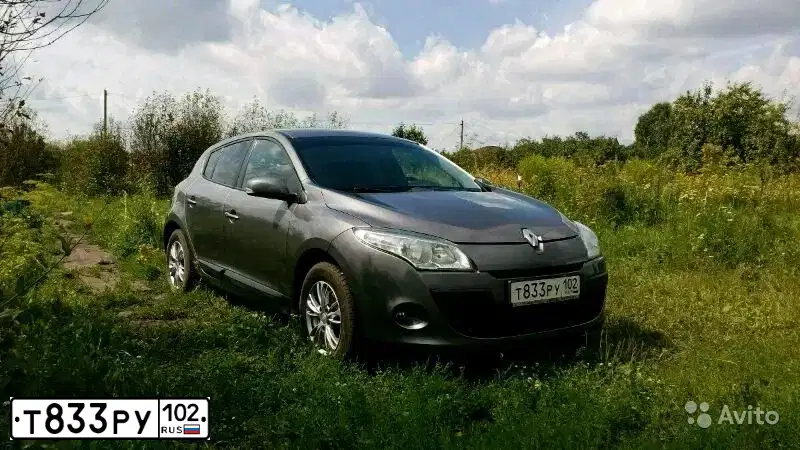 Фото автомобиля RENAULT MEGANE, 2011 — госномер Т833РУ102. Цвет: ТЕМНО-СЕРЫЙ