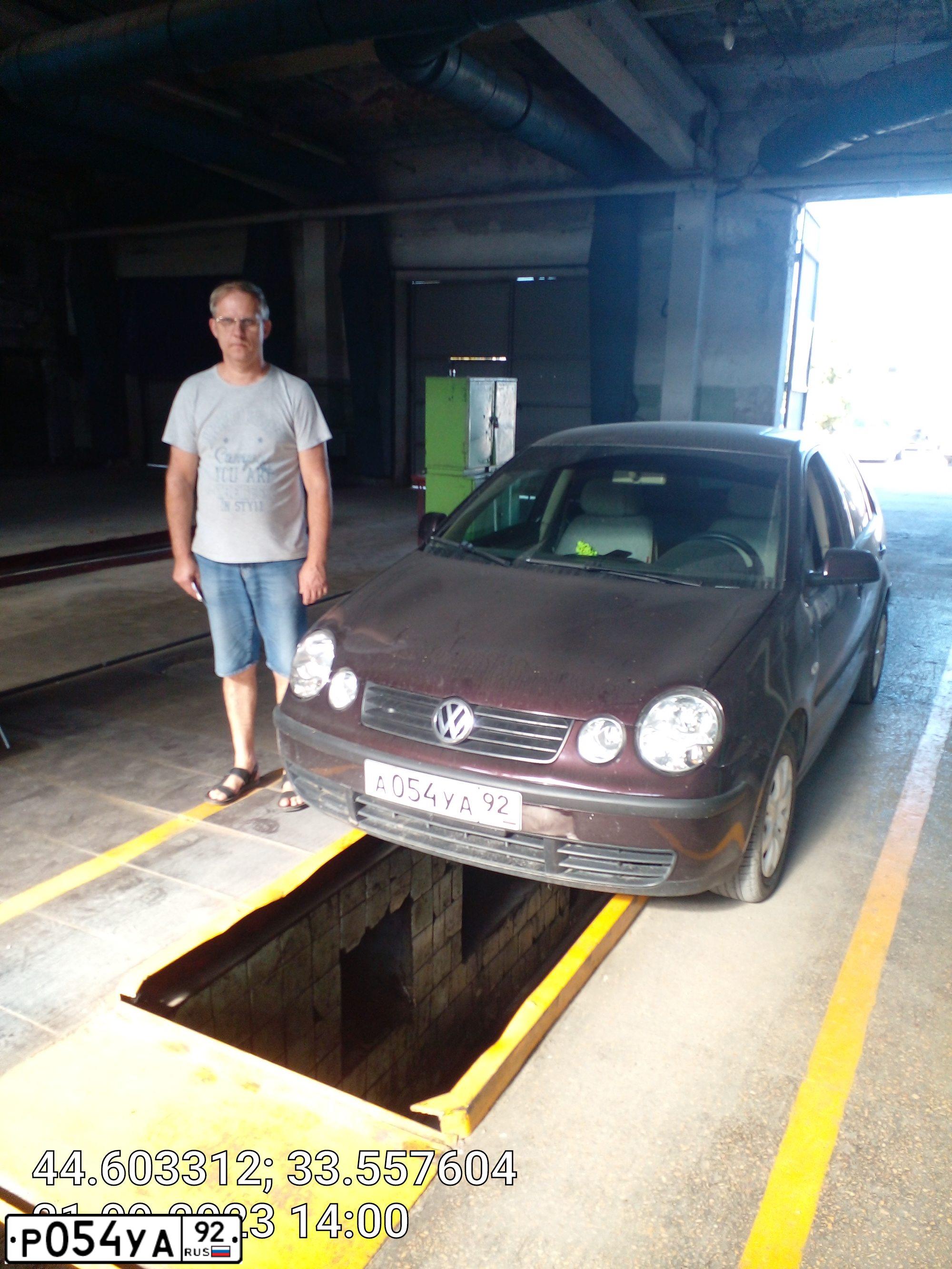 Фото автомобиля VOLKSWAGEN POLO, 2003 — госномер А054УА92. Цвет: ФИОЛЕТОВЫЙ
