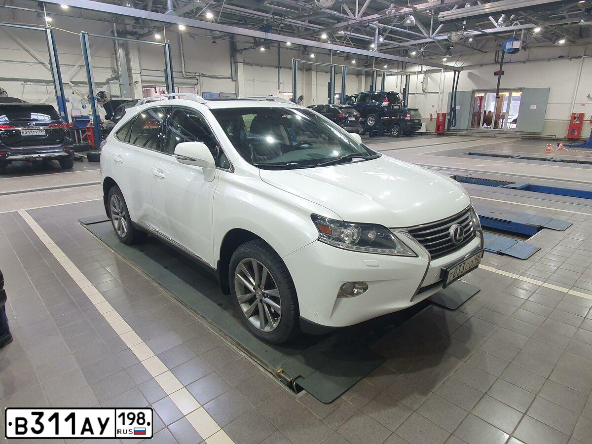 Фото автомобиля MITSUBISHI OUTLANDER, 2018 — госномер В311АУ198. Цвет: Белый