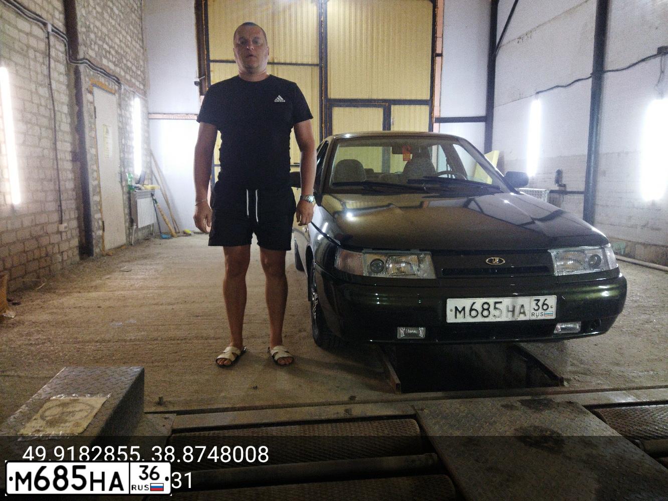 Фото автомобиля LADA 2110, 2006 — госномер Х427ОУ31