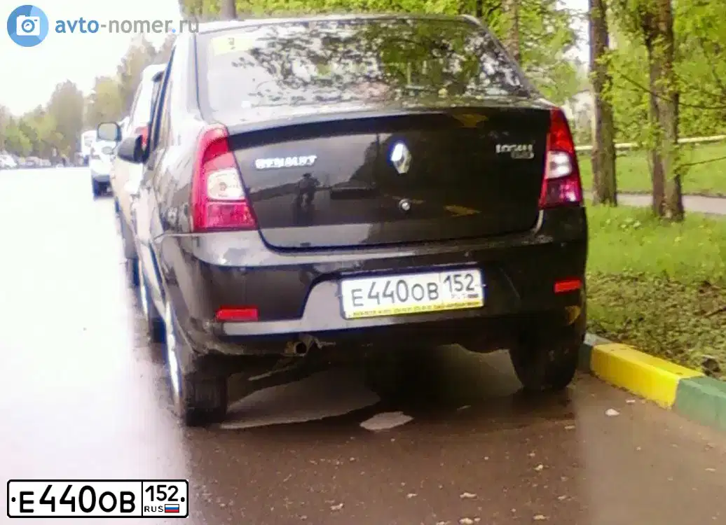 Фото автомобиля RENAULT LOGAN, 2011 — госномер Е440ОВ152. Цвет: ЧЕРНЫЙ