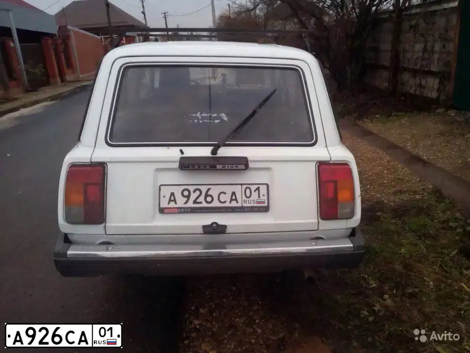 Фото автомобиля LADA 2104, 2012 — госномер А926СА01. Цвет: Белый