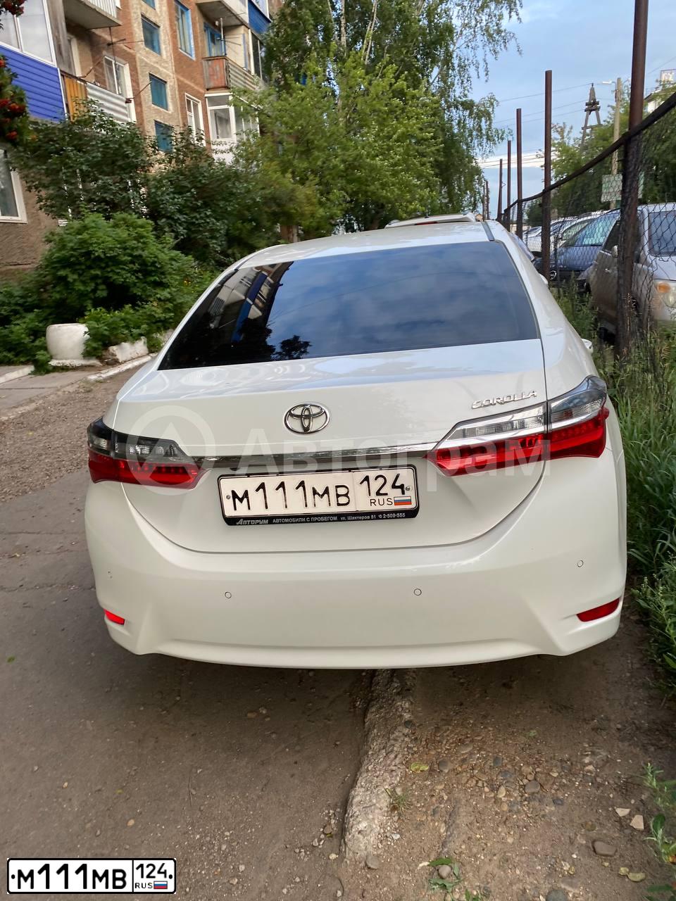 Фото автомобиля TOYOTA YARIS, 2006 — госномер М111МВ124. Цвет: СЕРЫЙ