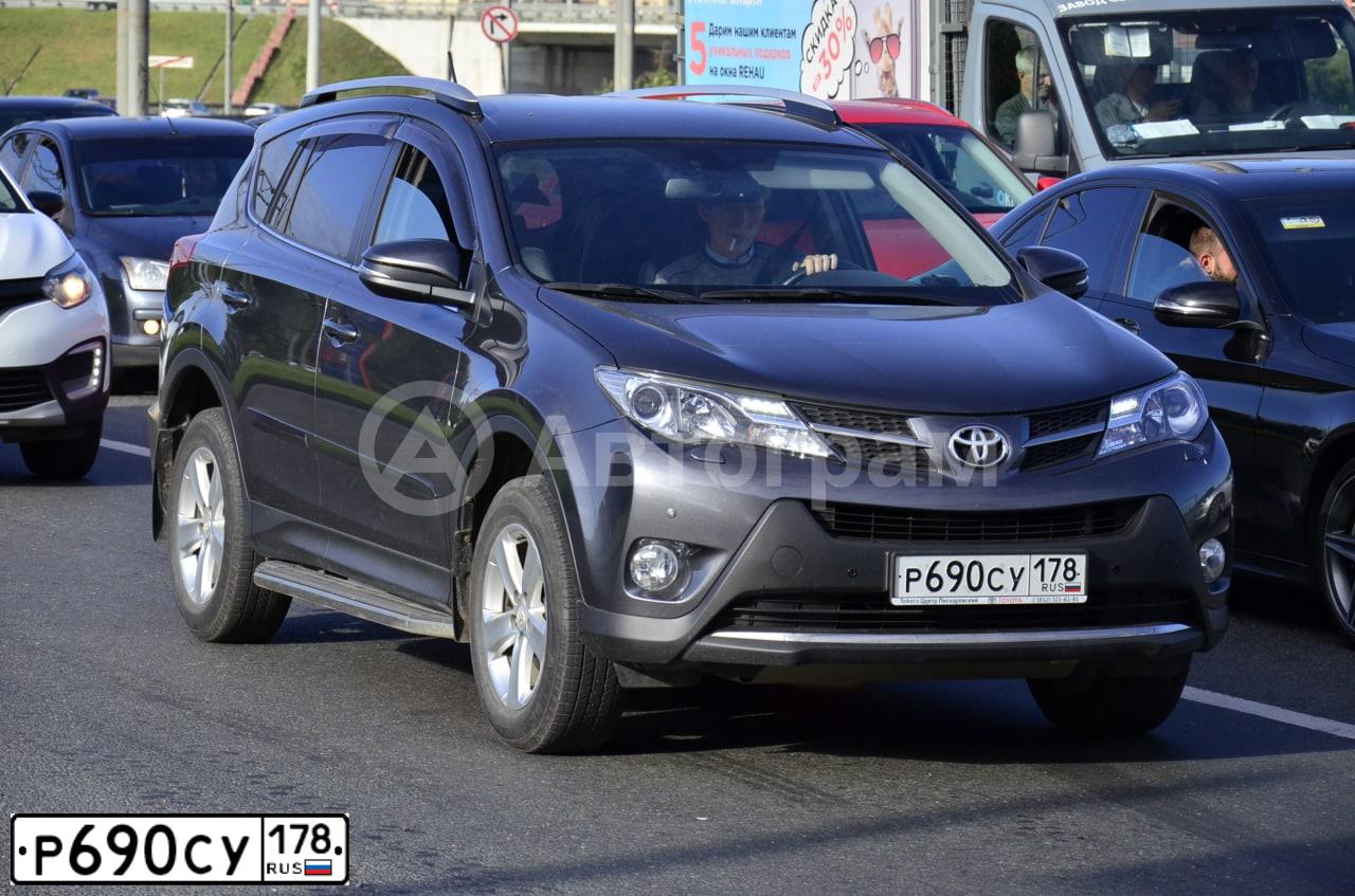 Фото автомобиля TOYOTA RAV4, 2013 — госномер Р690СУ178. Цвет: СЕРЫЙ