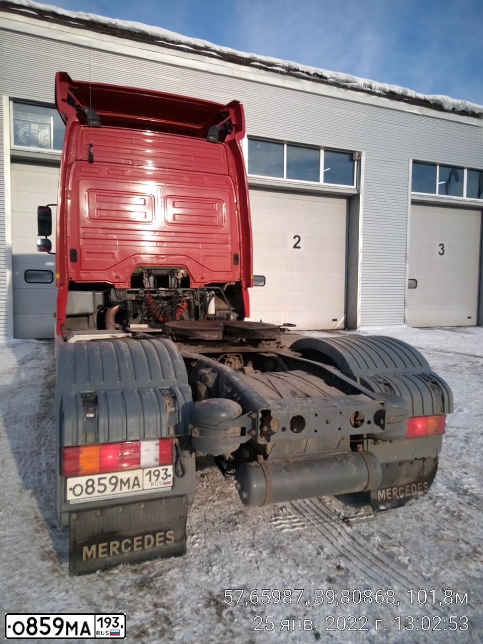 Фото автомобиля MERCEDES-BENZ AXOR, 2016 — госномер М269ХР76. Цвет: Красный