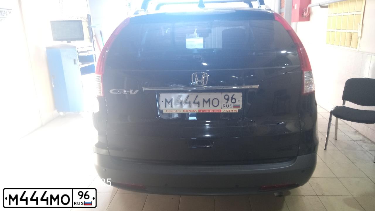 Фото автомобиля HONDA CR-V, 2014 — госномер М444МО96. Цвет: ЧЕРНЫЙ