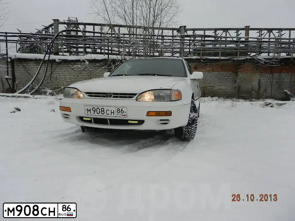 Фото автомобиля TOYOTA CAMRY, 1996 — госномер М908СН86. Цвет: БЕЛЫЙ