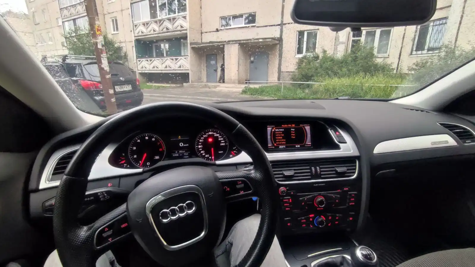 Фото автомобиля AUDI A4, 2009 — госномер Н552АА10. Цвет: ЧЕРНЫЙ