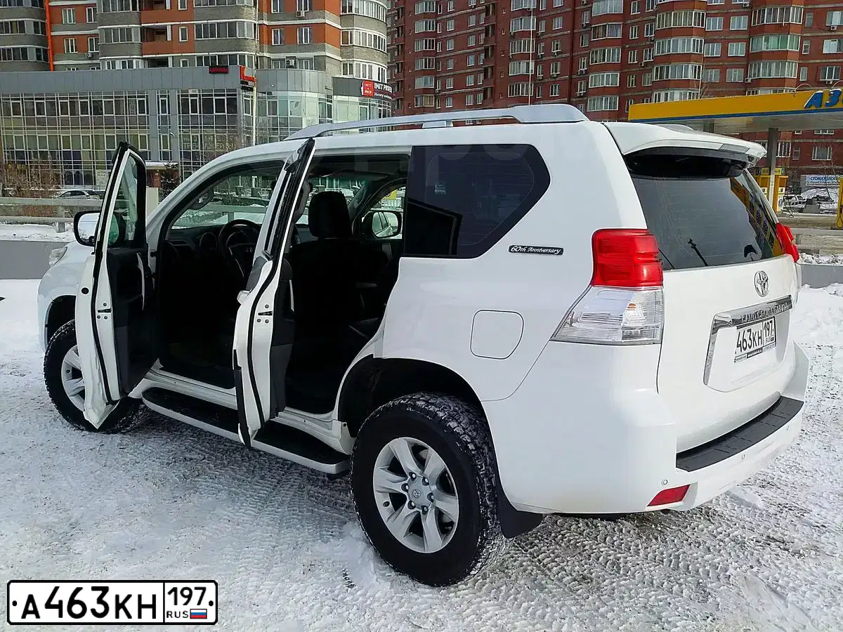Фото автомобиля TOYOTA LANDCRUISER, 2010 — госномер Х059ЕУ142. Цвет: Белый