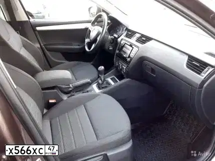 Фото автомобиля SKODA OCTAVIA, 2014 — госномер Х566ХС47. Цвет: Коричневый