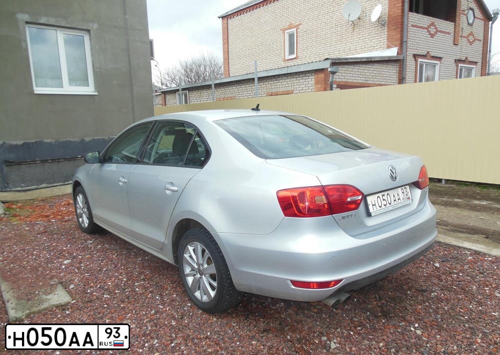 Фото автомобиля LADA 2112, 2007 — госномер А121ХН01. Цвет: СВЕТЛО-СЕРЕБ МЕТАЛЛ