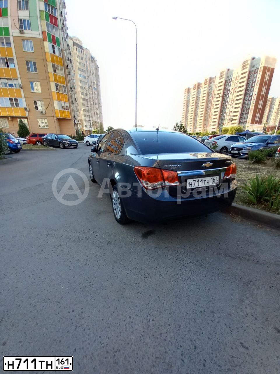 Фото автомобиля CHEVROLET CRUZE, 2012 — госномер Н711ТН161. Цвет: СЕРЫЙ МЕТАЛЛИК