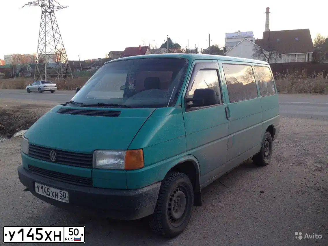 Фото автомобиля VOLKSWAGEN TRANSPORTER, 1991 — госномер К212НМ77. Цвет: ЗЕЛЕНЫЙ