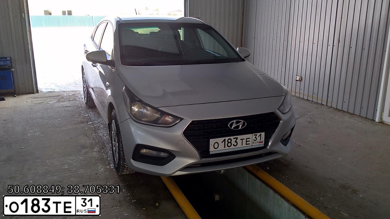 Фото автомобиля HYUNDAI SOLARIS, 2017 — госномер О183ТЕ31. Цвет: Серебристый
