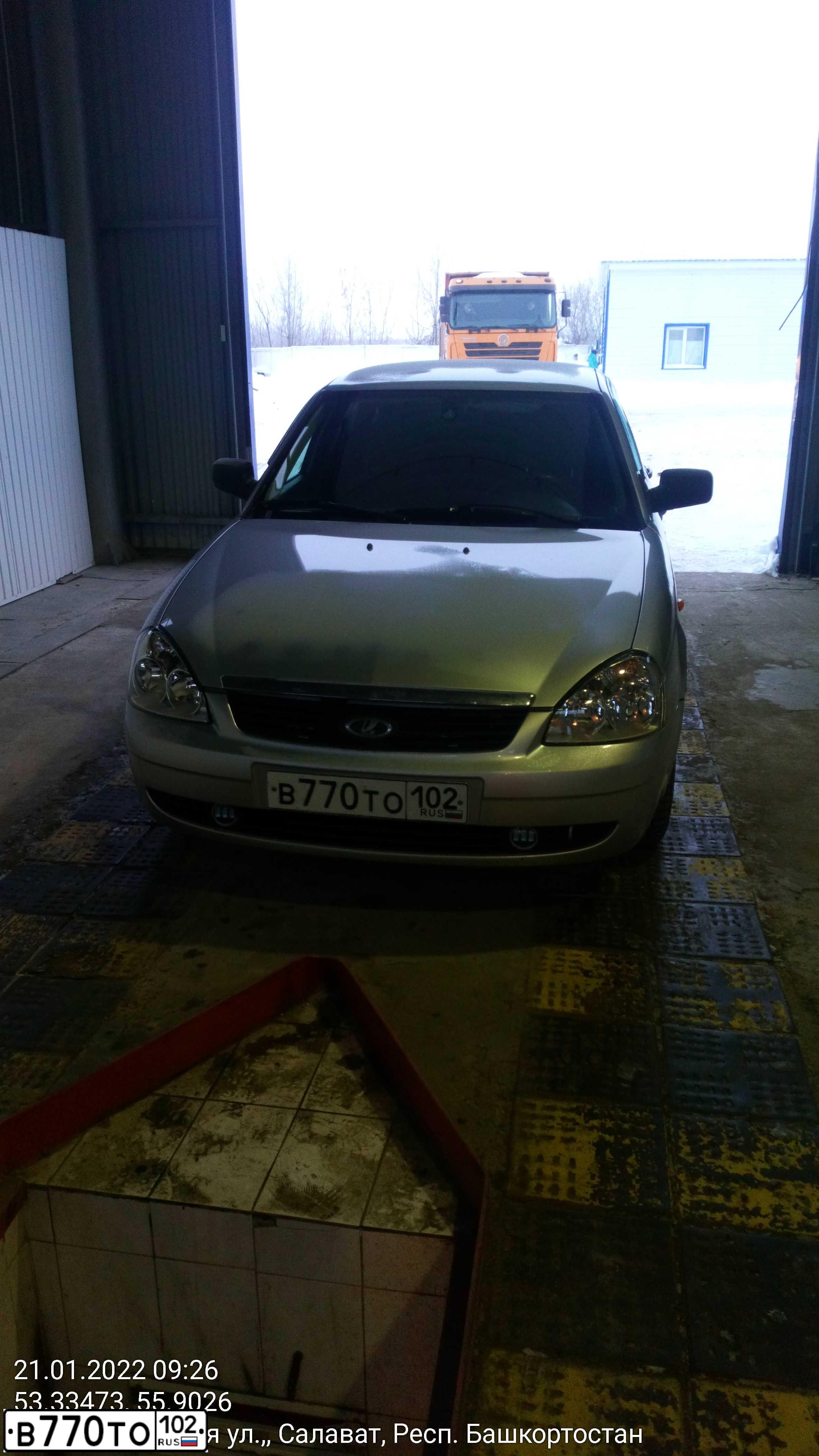 Фото автомобиля LADA 2172 PRIORA, 2010 — госномер Т898КО33. Цвет: ЧЕРНО-СИНИЙ