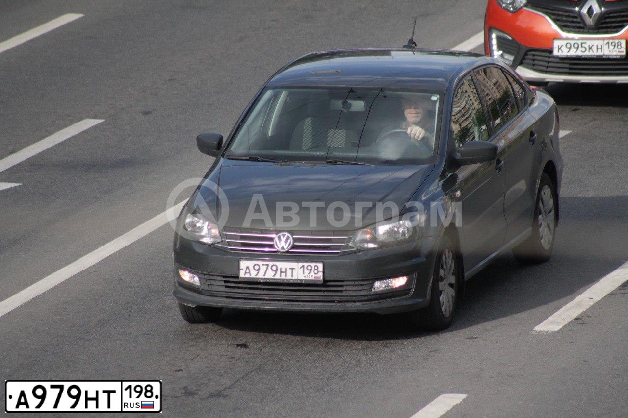 Фото автомобиля VOLKSWAGEN POLO, 2018 — госномер А979НТ198. Цвет: Серый