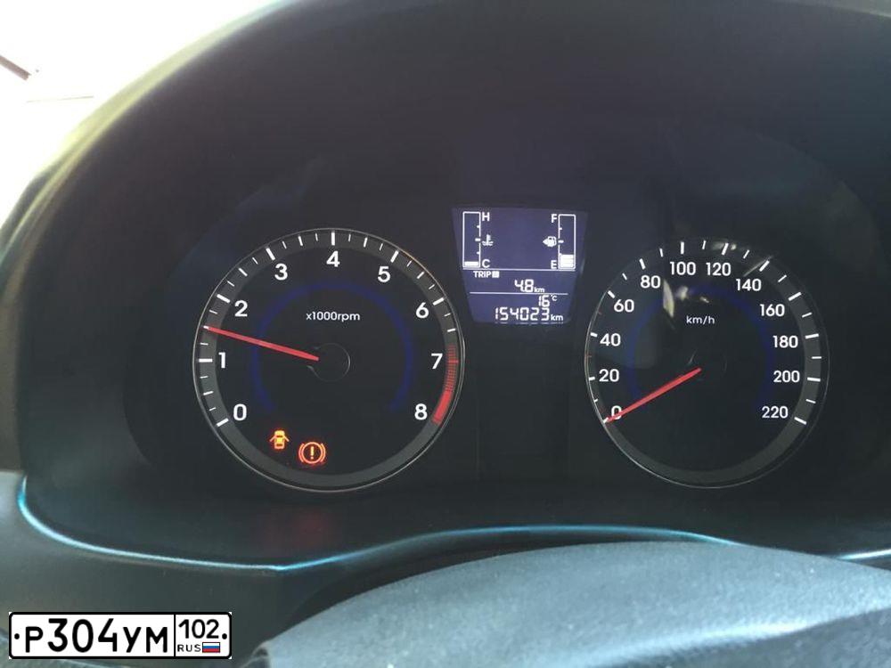 Фото автомобиля HYUNDAI SOLARIS, 2014 — госномер Р304УМ102. Цвет: Коричневый