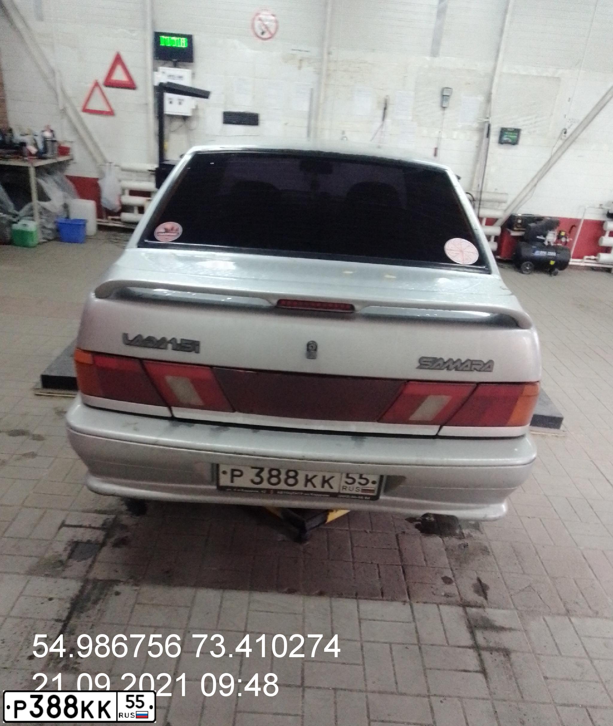 Фото автомобиля LADA 2115 SAMARA, 2002 — госномер Р388КК55. Цвет: СВЕТЛО СЕРЫЙ