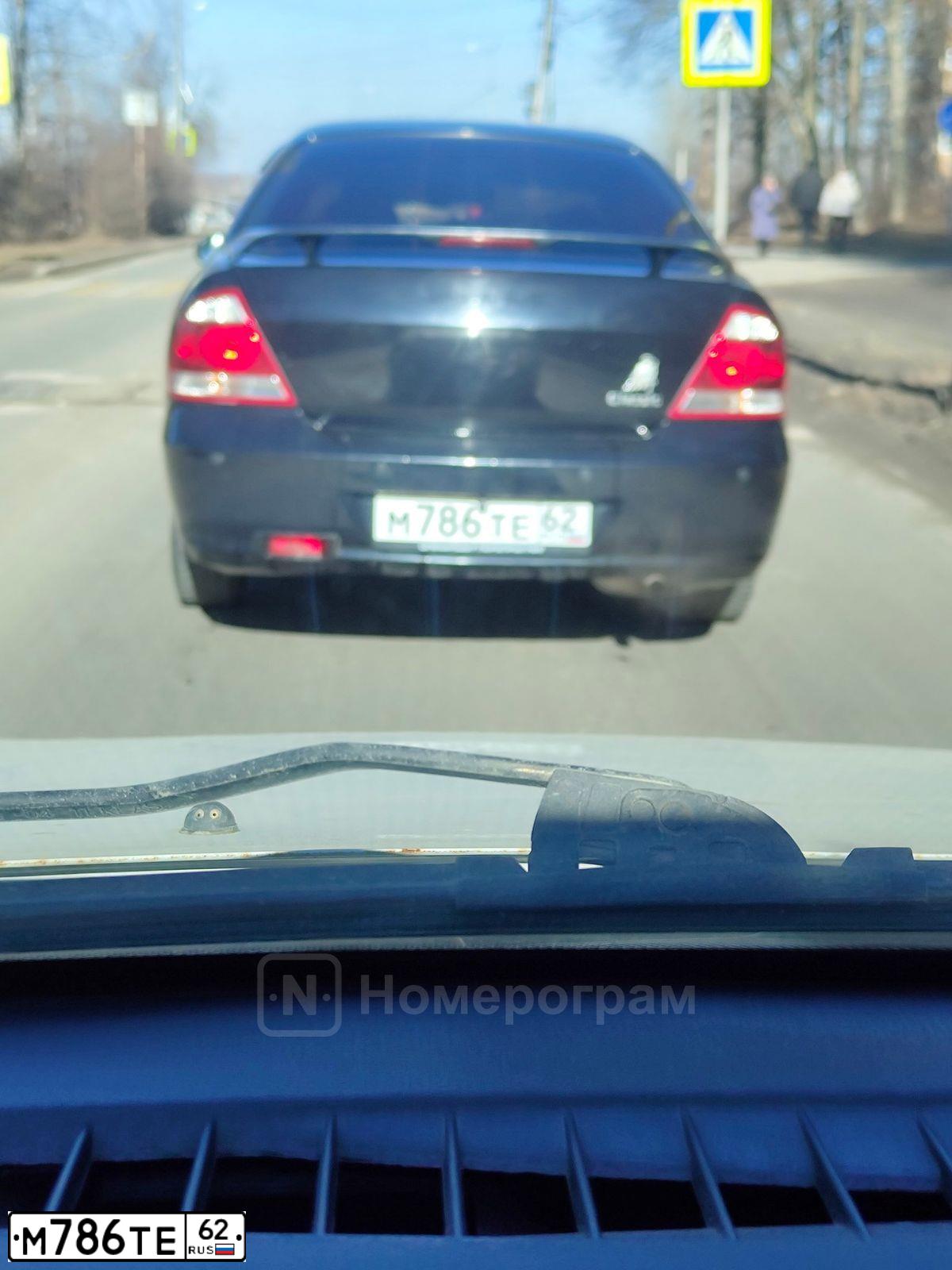 Фото автомобиля GAZ 2752 SOBOL, 2014 — госномер М786ТЕ62. Цвет: ВИШНЕВЫЙ