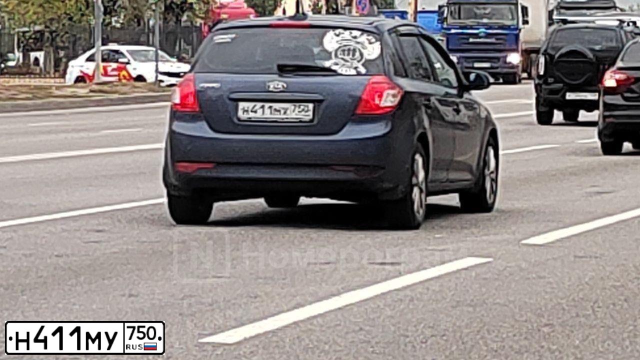 Фото автомобиля VOLKSWAGEN POLO, 2016 — госномер О262ЕМ550. Цвет: Темно-синий