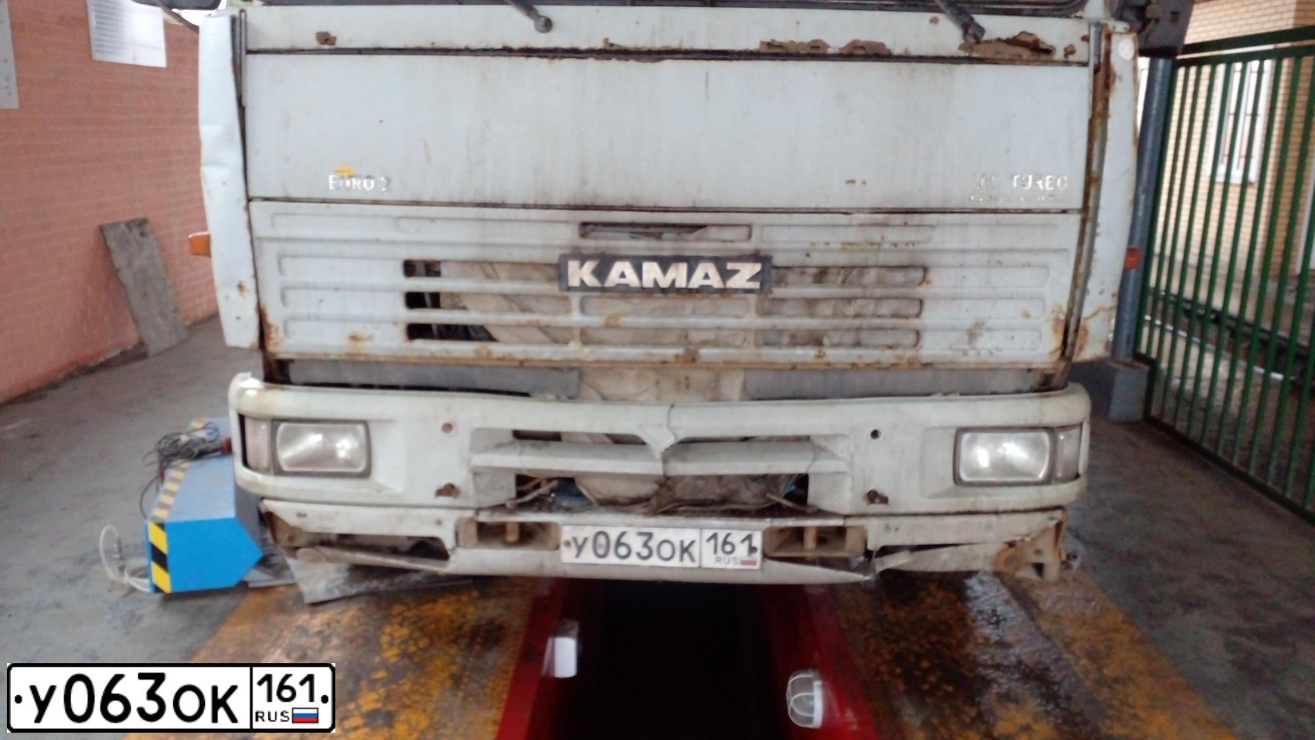 Фото автомобиля KAMAZ Z 65117 6X4, 2006 — госномер У063ОК161. Цвет: БЕЛЫЙ