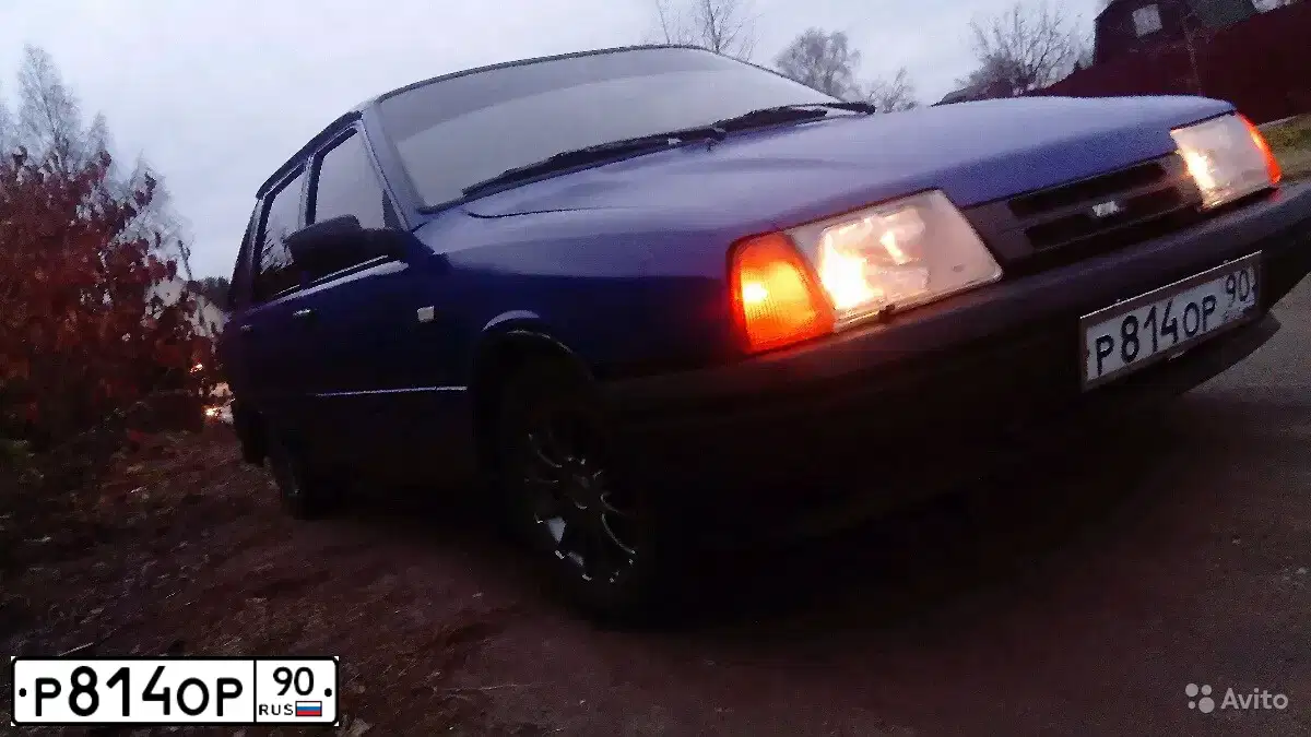 Фото автомобиля IZH 2126, 2004 — госномер Е911МВ790. Цвет: синий
