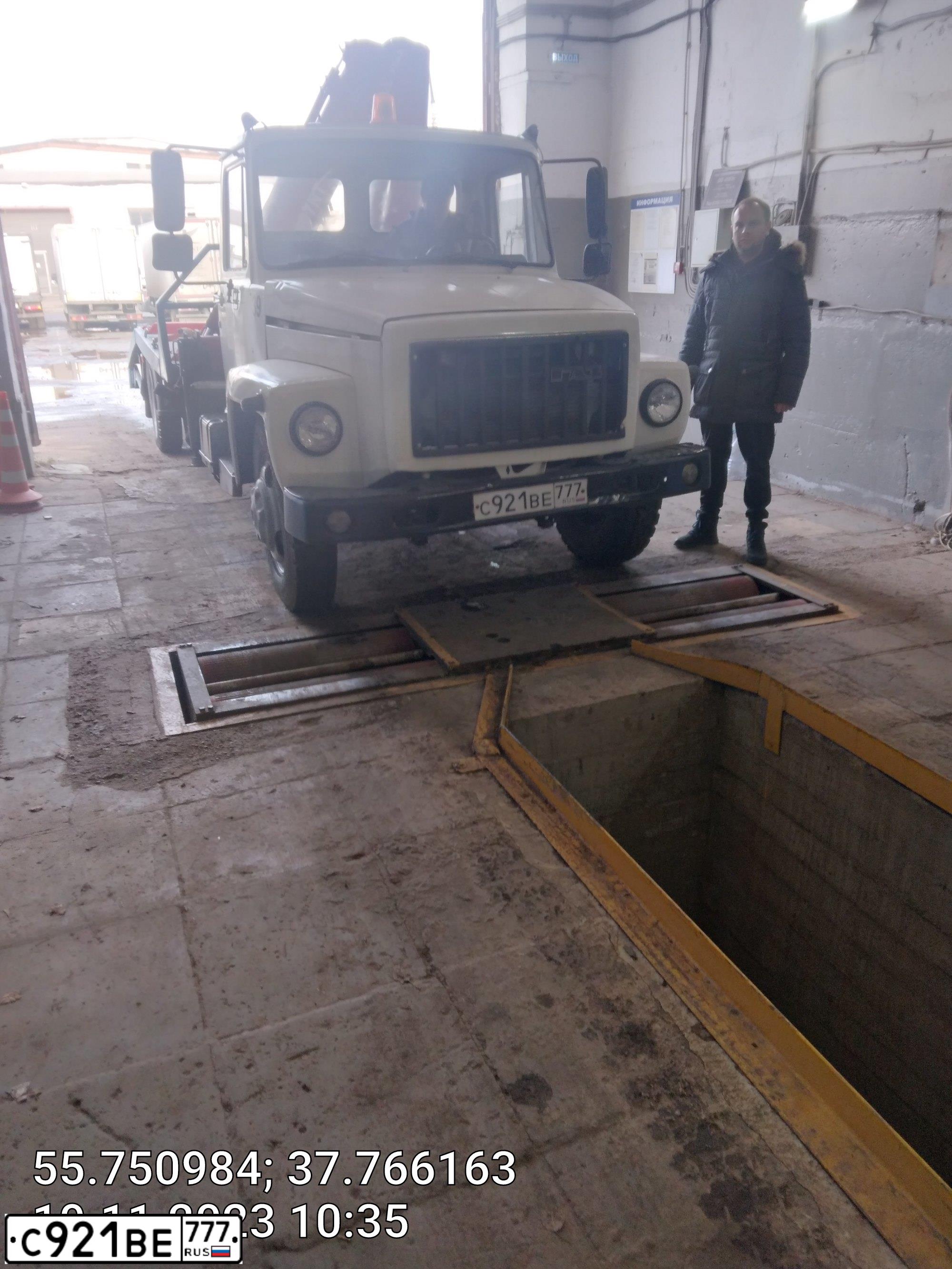 Фото автомобиля GAZ 3309, 2012 — госномер С921ВЕ777. Цвет: БЕЛЫЙ