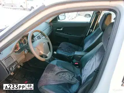 Фото автомобиля LADA 2170 PRIORA, 2013 — госномер А233РР69. Цвет: Белый